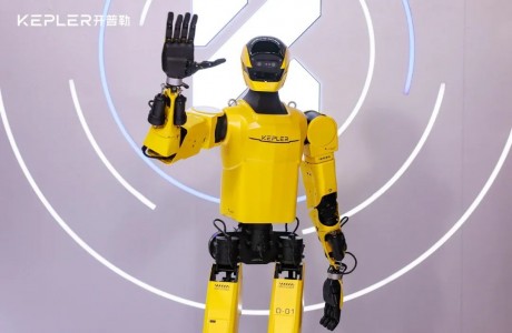 一場8小時直播，把人形機器人的“續(xù)航大戰(zhàn)”拉進了現(xiàn)實