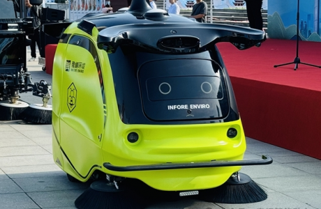 泰坦智能 | 無線充電賦能無人環衛：智慧城市的靜默革命